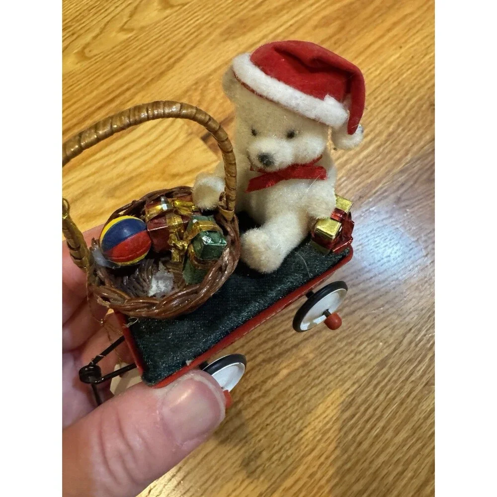 Figi's 2009 Christmas Teddy Bear Figurine Red Wagon Gift Basket 3D Effect